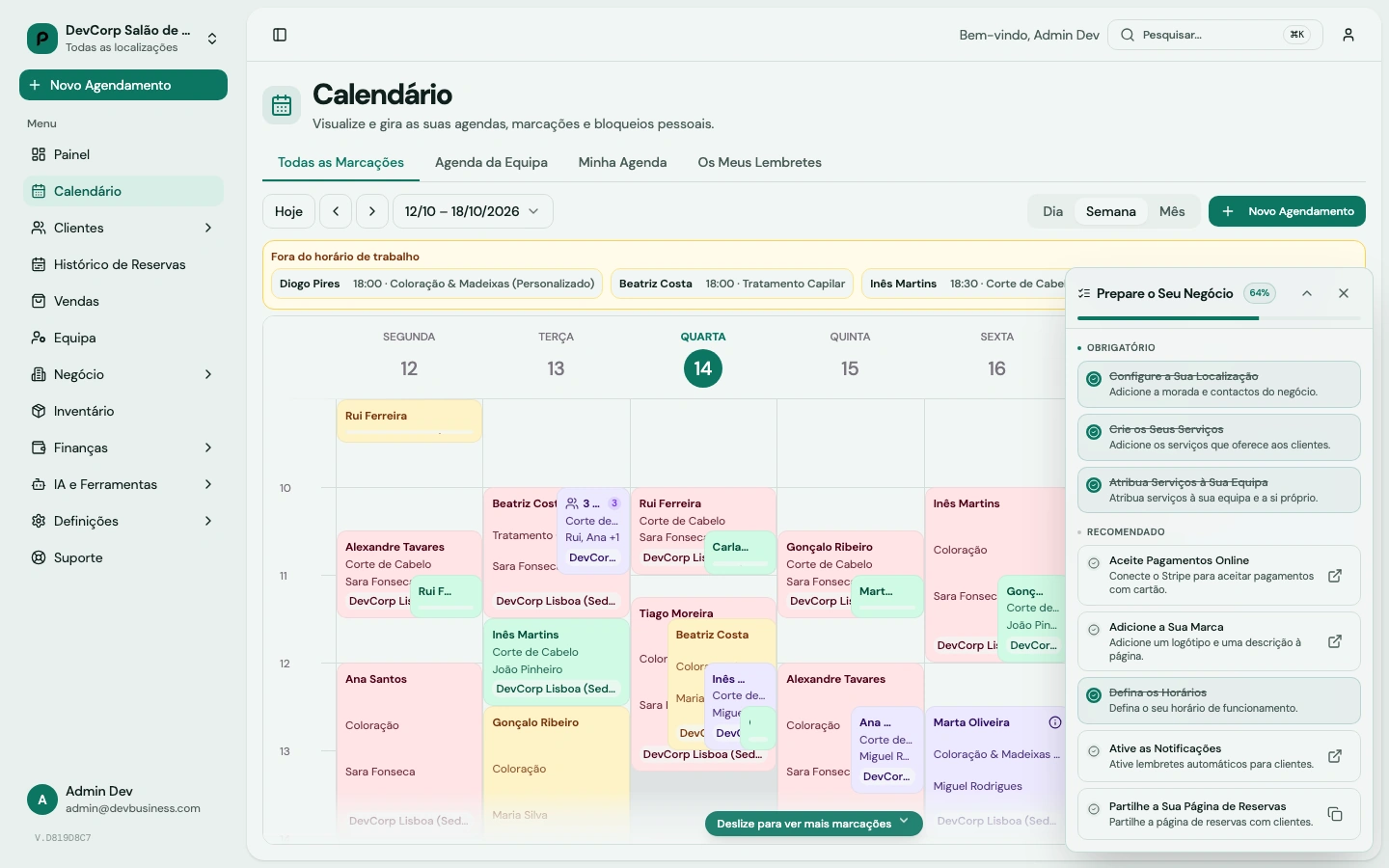 Punctual dashboard: total bookings, today's revenue, active customers and bookings needing approval